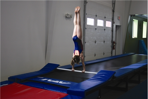 Aktiv logik Lao ELITE Tumbling Trampoline Training Bar - American Gymnast and Ninja